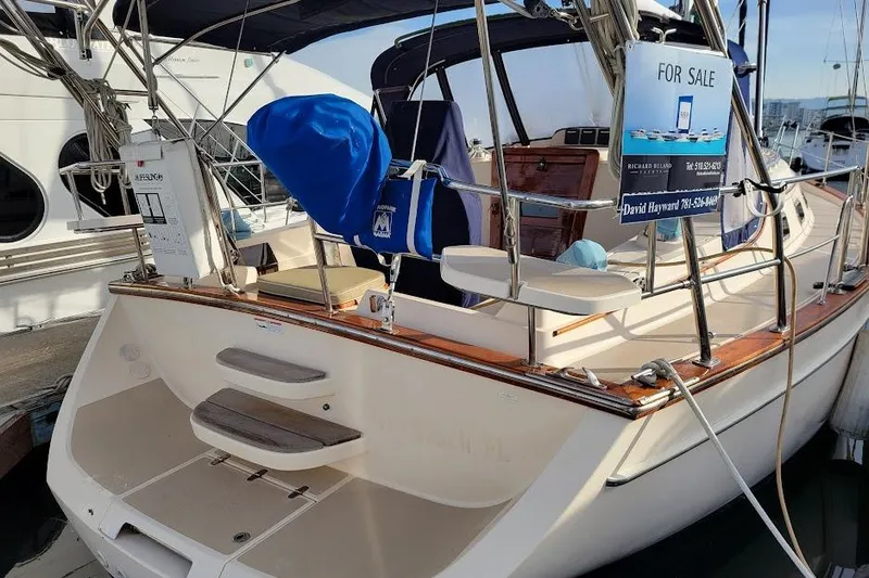 Slide: The Image of 2008 Island Packet 370 sailboat for sale, docked at marina. - 13