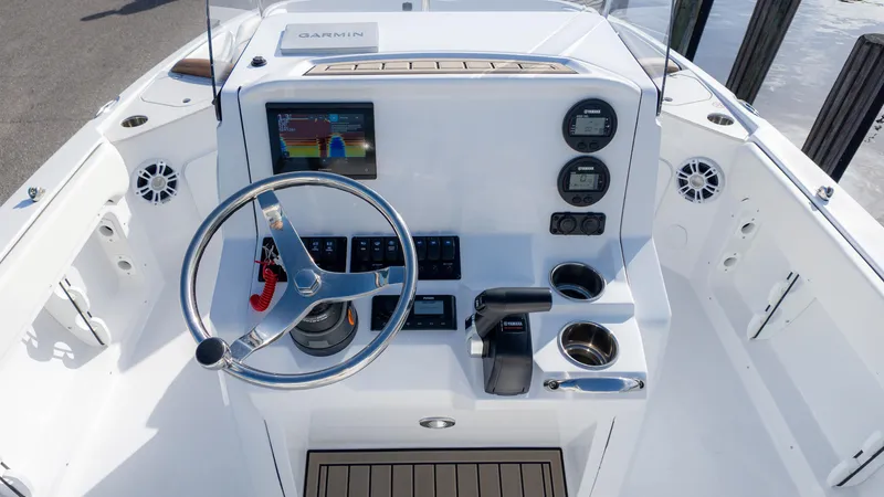 Slide: The Image of Stingray 206 CC 2025 - 13