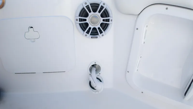 Slide: The Image of Stingray 206 CC 2025 - 22