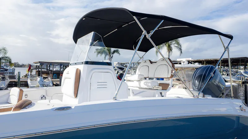 Slide: The Image of Stingray 206 CC 2025 - 23