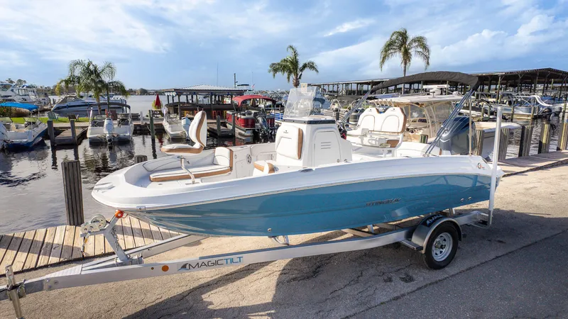 Slide: The Image of Stingray 206 CC 2025 - 3