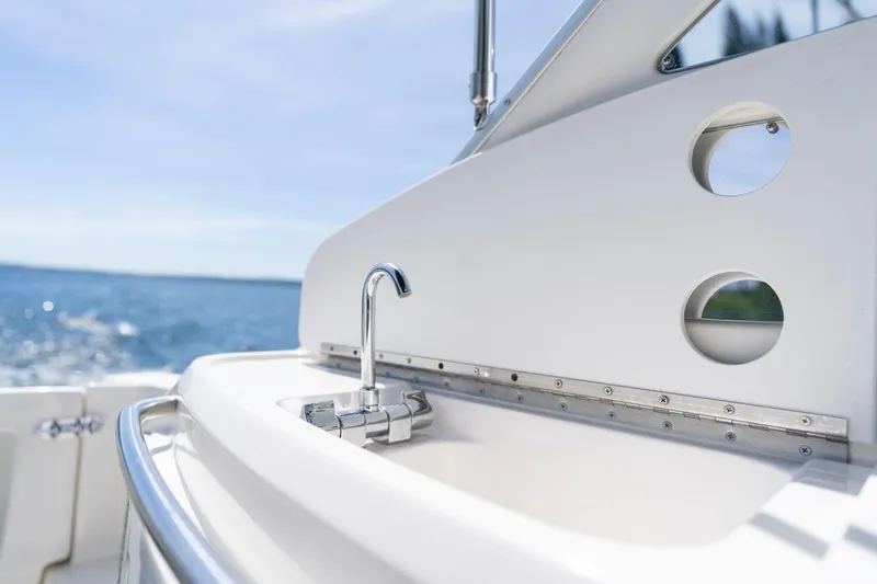 Slide: The Image of 1998 Avanti 4085 Sunbridge yacht sink with ocean view. - 11