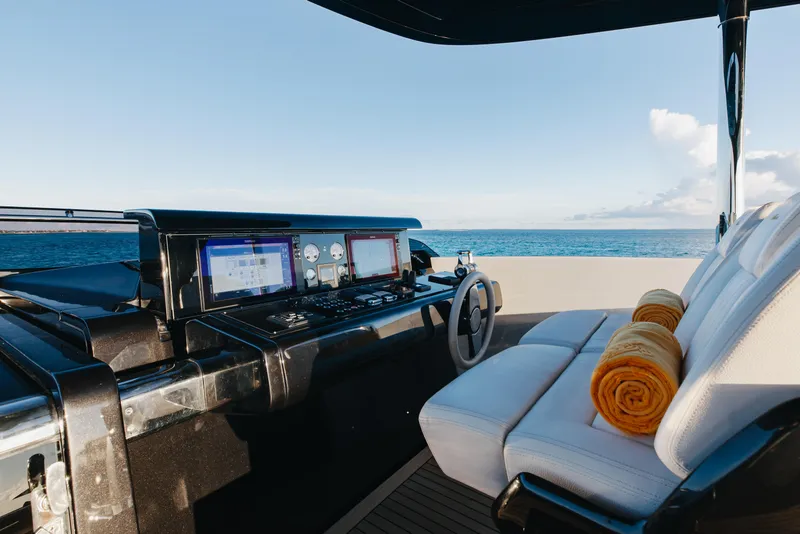 Slide: The Image of Riva 90 argo 2020 - 59