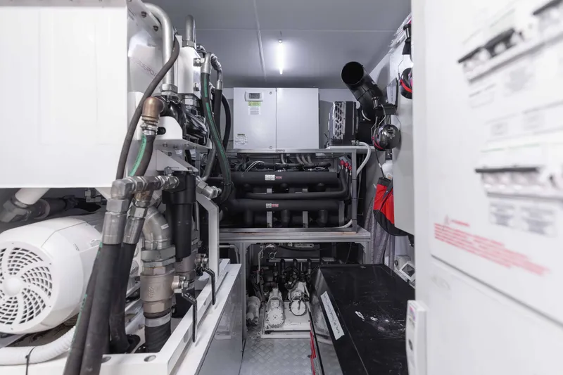 Slide: The Image of Riva 90 argo 2020 - 65