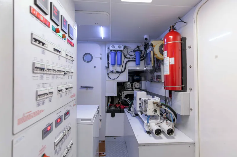 Slide: The Image of Riva 90 argo 2020 - 66