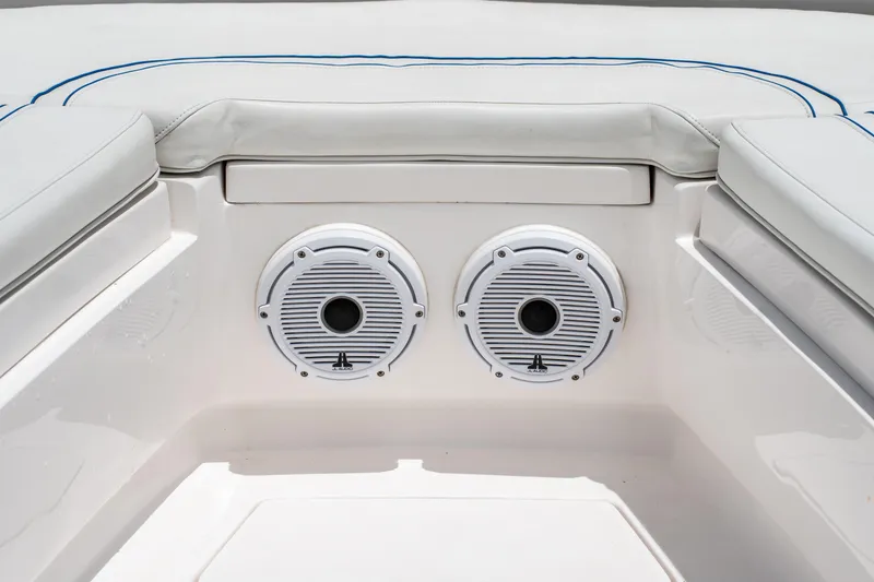 Slide: The Image of Intrepid 345 Nomad FE 2021 - 52