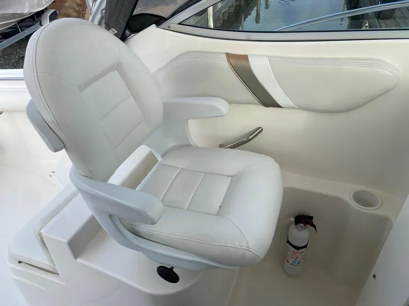 Slide: The Image of Wellcraft 252 Coastal 2005 - 10