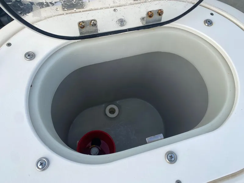 Slide: The Image of Wellcraft 252 Coastal 2005 - 14