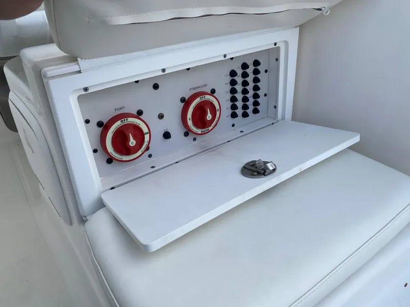 Slide: The Image of Wellcraft 252 Coastal 2005 - 17