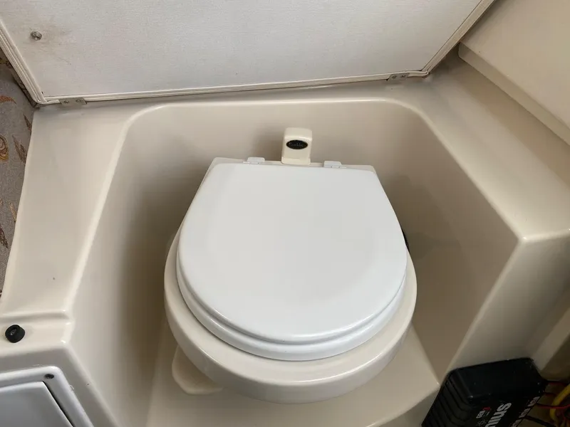 Slide: The Image of Wellcraft 252 Coastal 2005 - 21