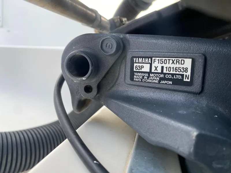 Slide: The Image of Wellcraft 252 Coastal 2005 - 25