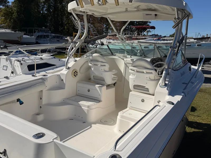 Slide: The Image of Wellcraft 252 Coastal 2005 - 4