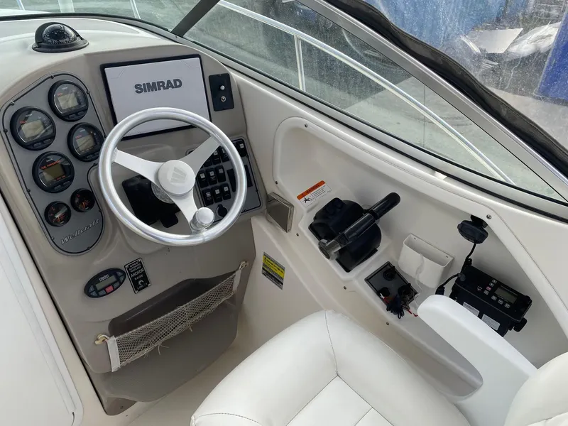 Slide: The Image of Wellcraft 252 Coastal 2005 - 9