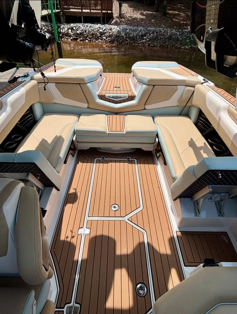 Slide: The Image of Nautique G23 2021 - 4