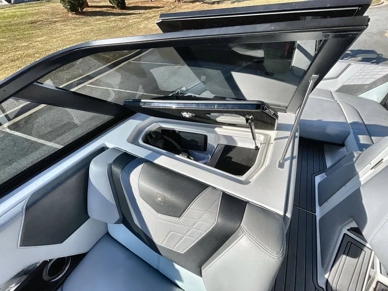 Slide: The Image of Nautique G25 2021 - 13