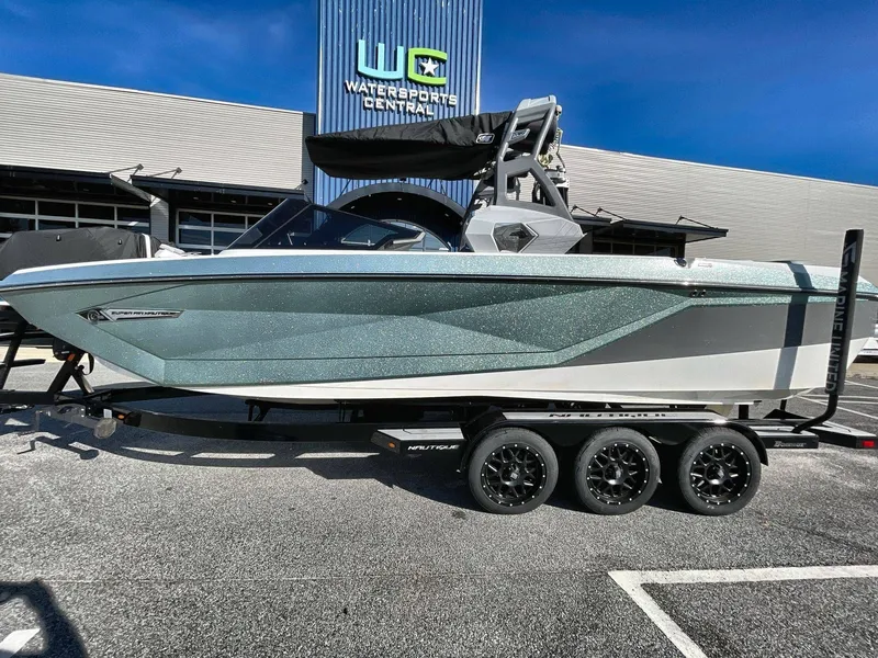 Slide: The Image of Nautique G25 2021 - 25