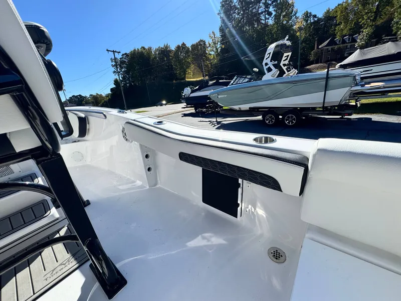 Slide: The Image of Tidewater 220 LXF 2026 - 16