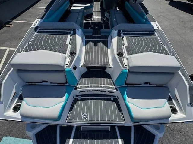 Slide: The Image of Nautique Super Air Nautique G25 Paragon 2022 - 10