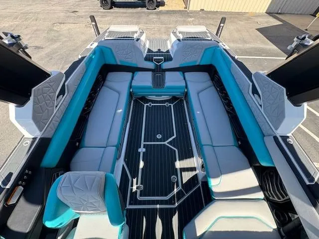 Slide: The Image of Nautique Super Air Nautique G25 Paragon 2022 - 12