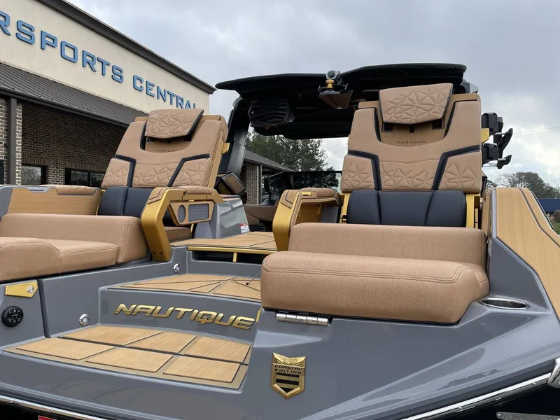 Slide: The Image of Nautique Paragon 25 2026 - 10