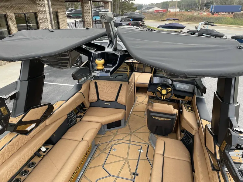 Slide: The Image of Nautique Paragon 25 2026 - 14