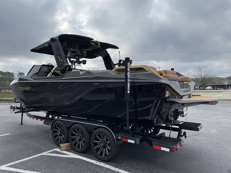 Slide: The Image of Nautique Paragon 25 2026 - 15