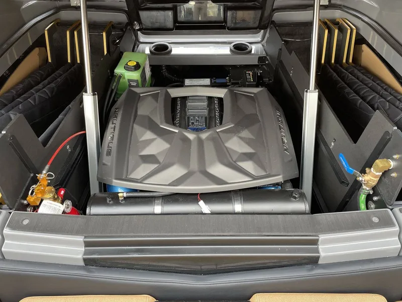 Slide: The Image of Nautique Paragon 25 2026 - 19