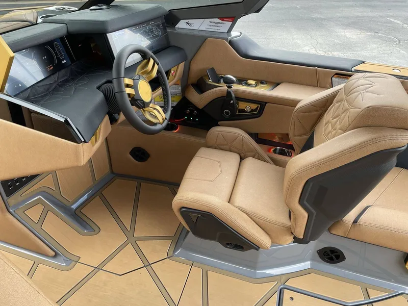 Slide: The Image of Nautique Paragon 25 2026 - 38