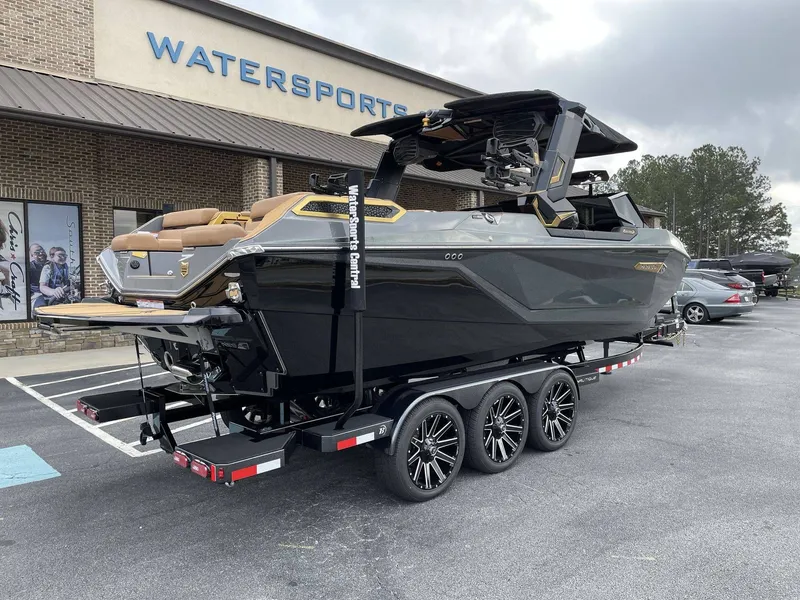 Slide: The Image of Nautique Paragon 25 2026 - 6