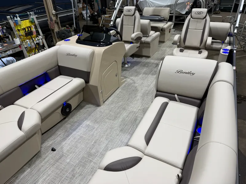 Slide: The Image of Bentley Pontoons Legacy 220 QSB Swingback & Honda 4-Stroke EFI 2026 - 30