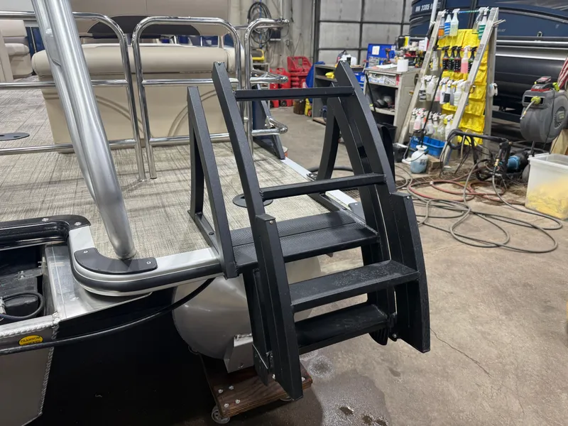 Slide: The Image of Bentley Pontoons Legacy 115HP QSB 220 Swingback Pontoon 2026 - 39