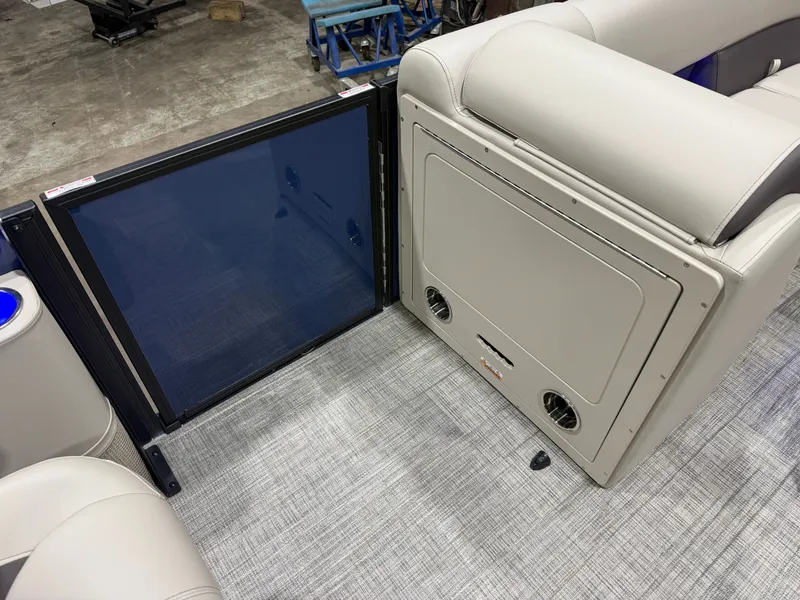 Slide: The Image of Bentley Pontoons Legacy 220 QSB Swingback & Honda 4-Stroke EFI 2026 - 24