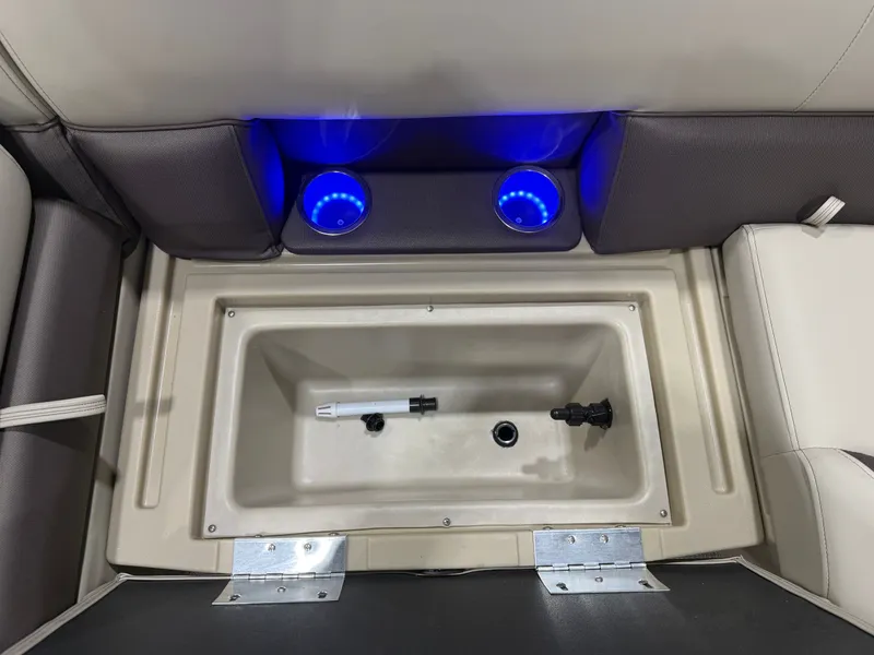 Slide: The Image of Bentley Pontoons Legacy 220 QSB Swingback & Honda 4-Stroke EFI 2026 - 28