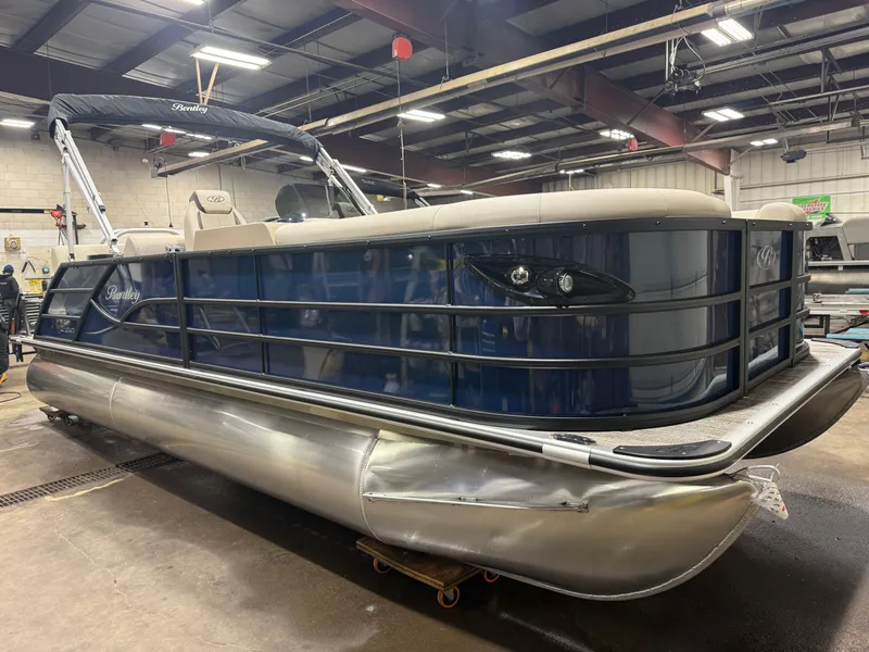 Slide: The Image of Bentley Pontoons Legacy 220 QSB Swingback & Honda 4-Stroke EFI 2026 - 41