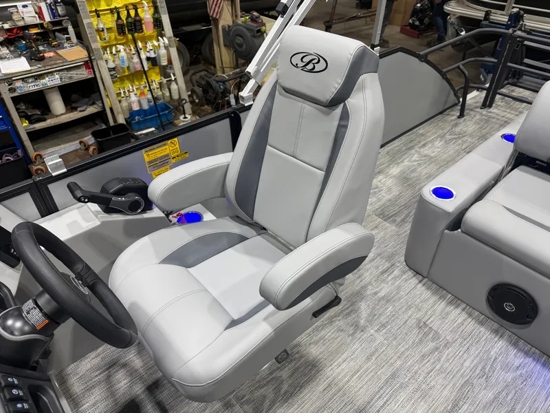 Slide: The Image of Bentley Pontoons Legacy 220 Swingback & Honda 4-Stroke EFI 2026 - 11