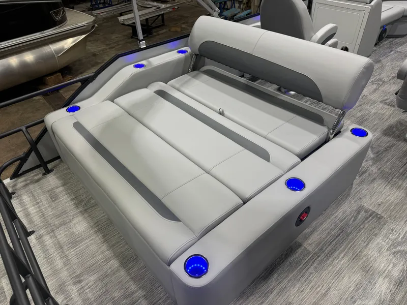 Slide: The Image of Bentley Pontoons Legacy 220 Swingback & Honda 4-Stroke EFI 2026 - 18