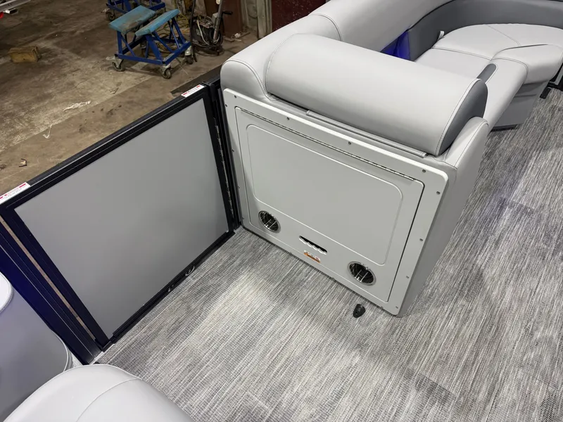 Slide: The Image of Bentley Pontoons Legacy 220 Swingback & Honda 4-Stroke EFI 2026 - 24