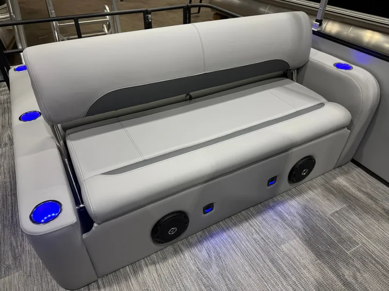 Slide: The Image of Bentley Pontoons Legacy 220 Swingback & Honda 4-Stroke EFI 2026 - 31