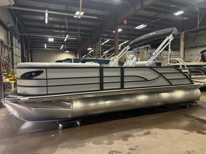 Slide: The Image of Bentley Pontoons Legacy 220 Swingback & Honda 4-Stroke EFI 2026 - 35