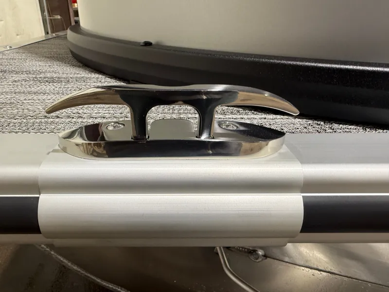 Slide: The Image of Bentley Pontoons Legacy 220 Swingback & Honda 4-Stroke EFI 2026 - 42