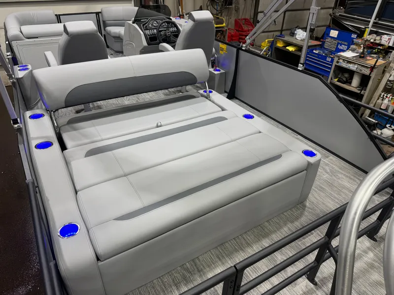 Slide: The Image of Bentley Pontoons Legacy 220 Swingback & Honda 4-Stroke EFI 2026 - 19