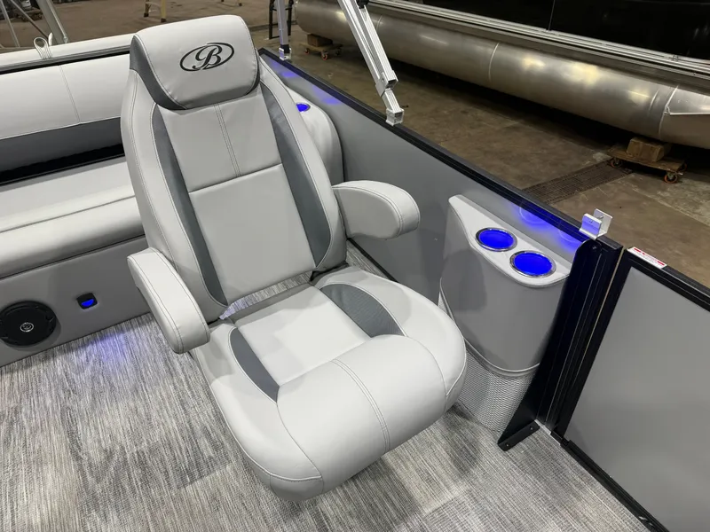 Slide: The Image of Bentley Pontoons Legacy 220 Swingback & Honda 4-Stroke EFI 2026 - 9