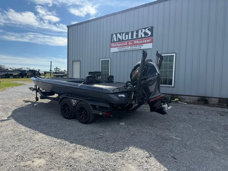 Slide: The Image of Skeeter FXR21 2024 - 7