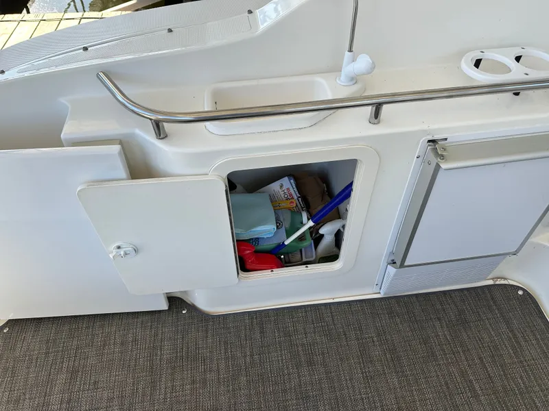 Slide: The Image of Cruisers 320 Express 2005 - 11