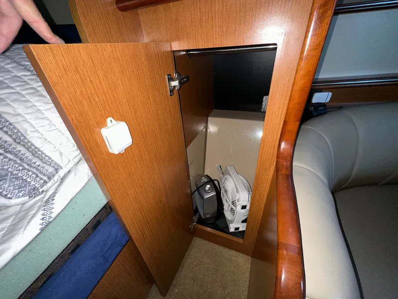 Slide: The Image of Cruisers 320 Express 2005 - 45