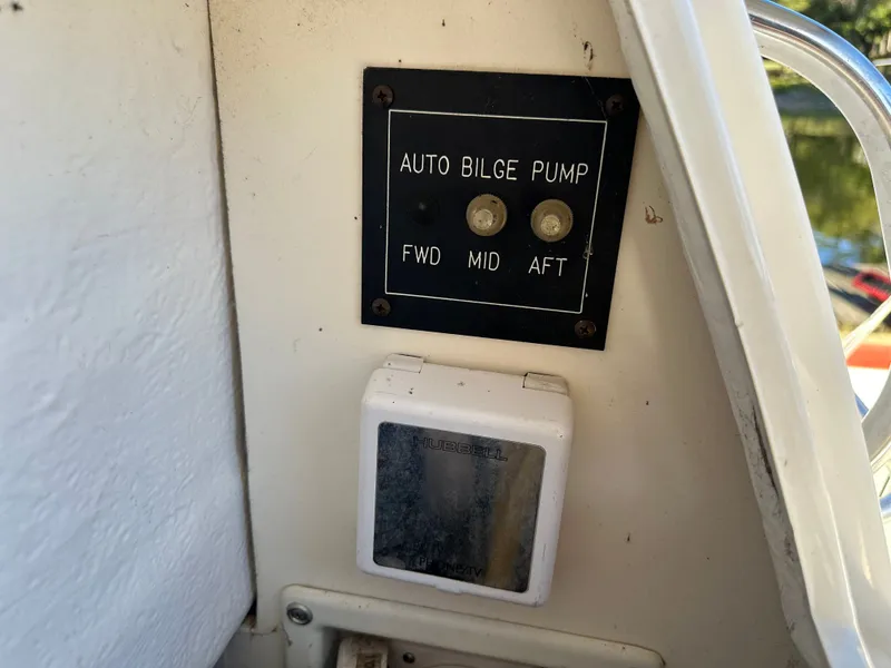 Slide: The Image of Cruisers 320 Express 2005 - 7