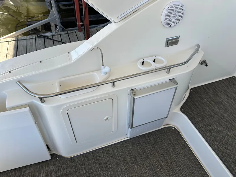 Slide: The Image of Cruisers Yachts 320 Express 2005 - 10