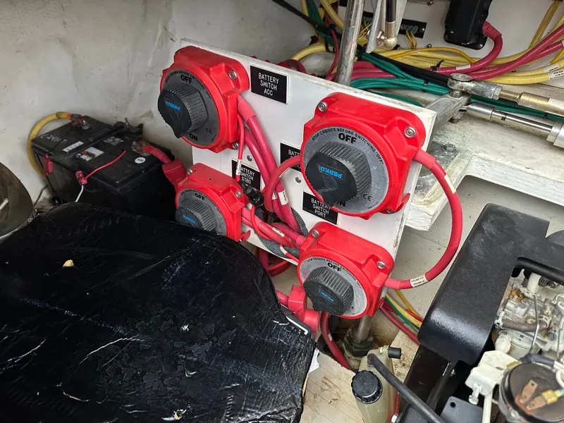 Slide: The Image of Cruisers Yachts 320 Express 2005 - 18