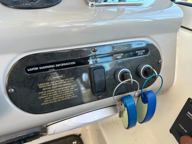 Slide: The Image of Cruisers Yachts 320 Express 2005 - 26