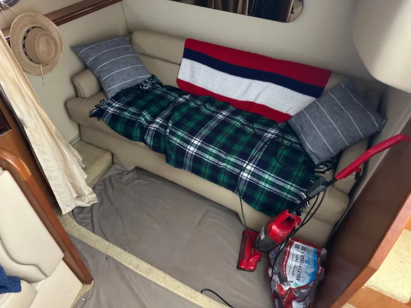 Slide: The Image of Cruisers Yachts 320 Express 2005 - 32